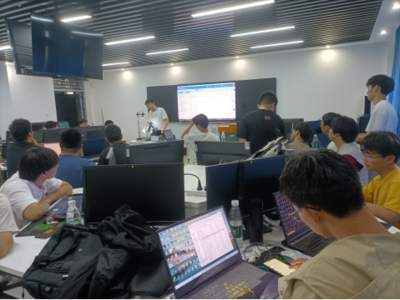 深圳越疆来电信学院开展机器视觉机器人培训会