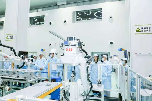 传承航天精神 凝聚爱国力量 深圳国防论坛走进 卫星工厂